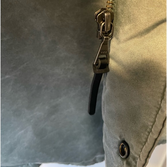 John Elliott Oversized Parka Size 4 (L)-$650 (Retail $2000) 90/10 fill - Picture 5 of 9